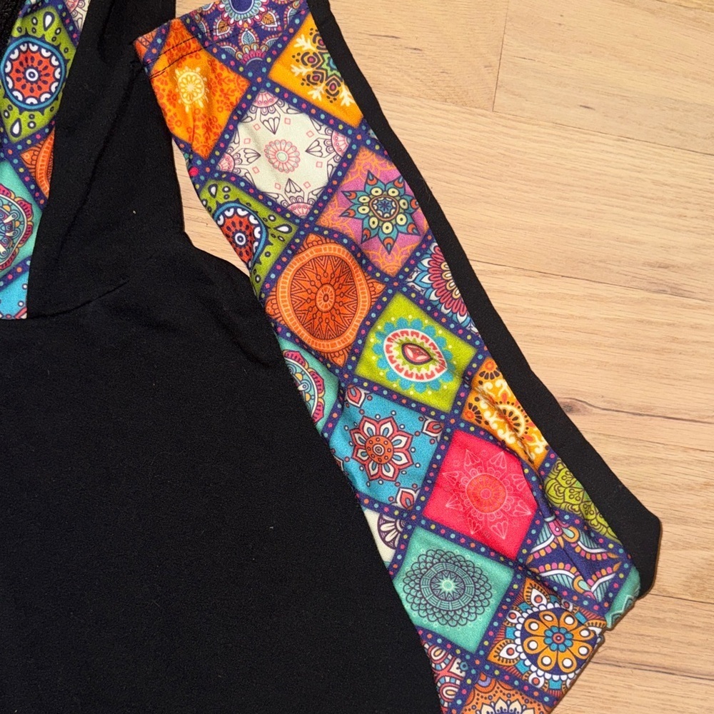 Colorful Patterned Black Top and Pants Set - Picture 7 of 13